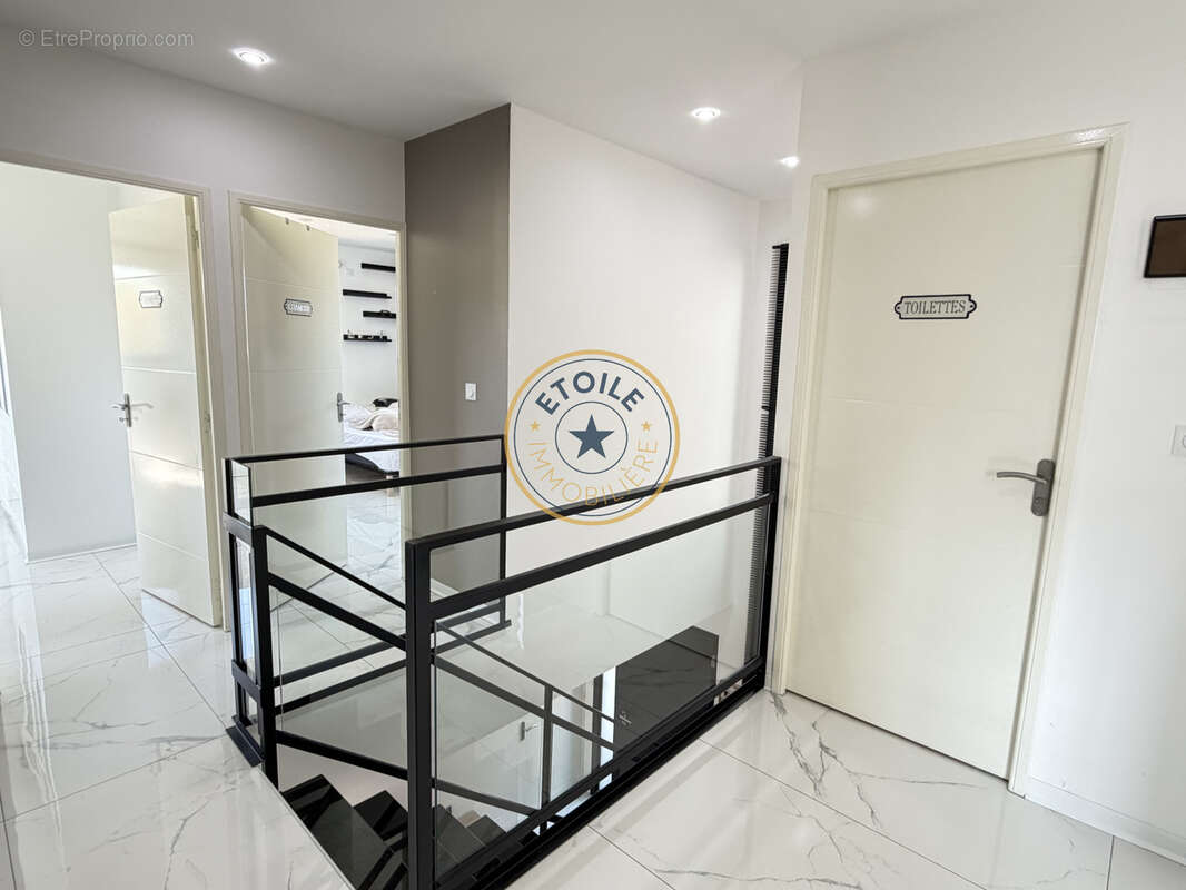 Montreuil-Juigné : maison T5 avec piscine à vendre - photo 14