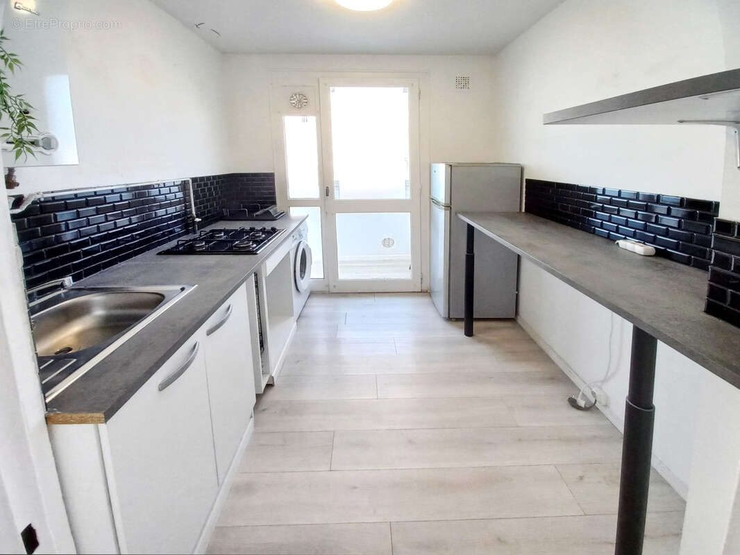 .2 pièces clair avec balcon et loggia   10 min du Mo Créteil?Préfecture - photo 3