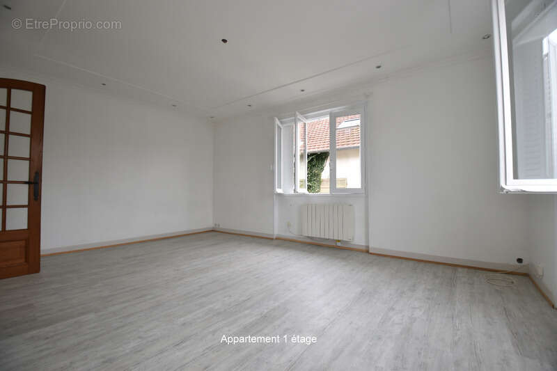 Maison à SAINT-DENIS-LES-BOURG