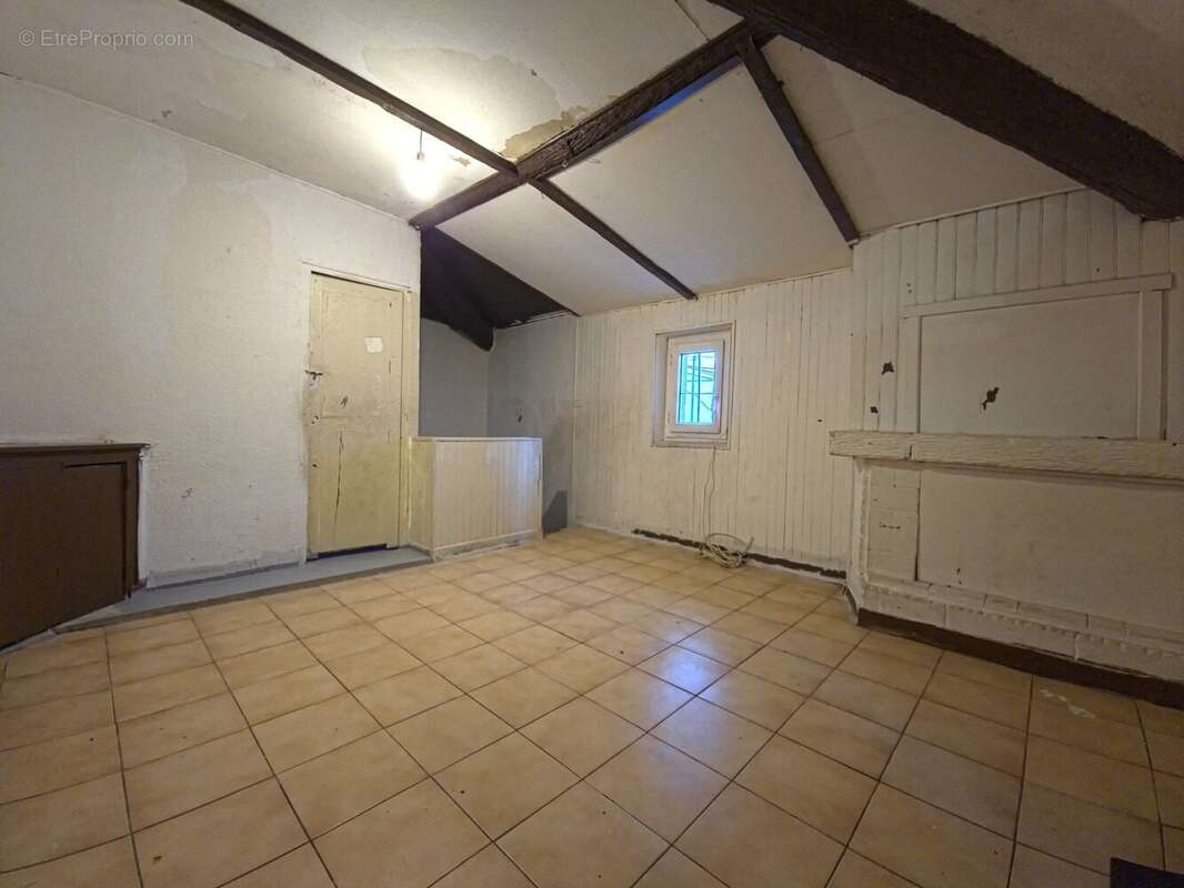 Appartement à MARSEILLE-3E