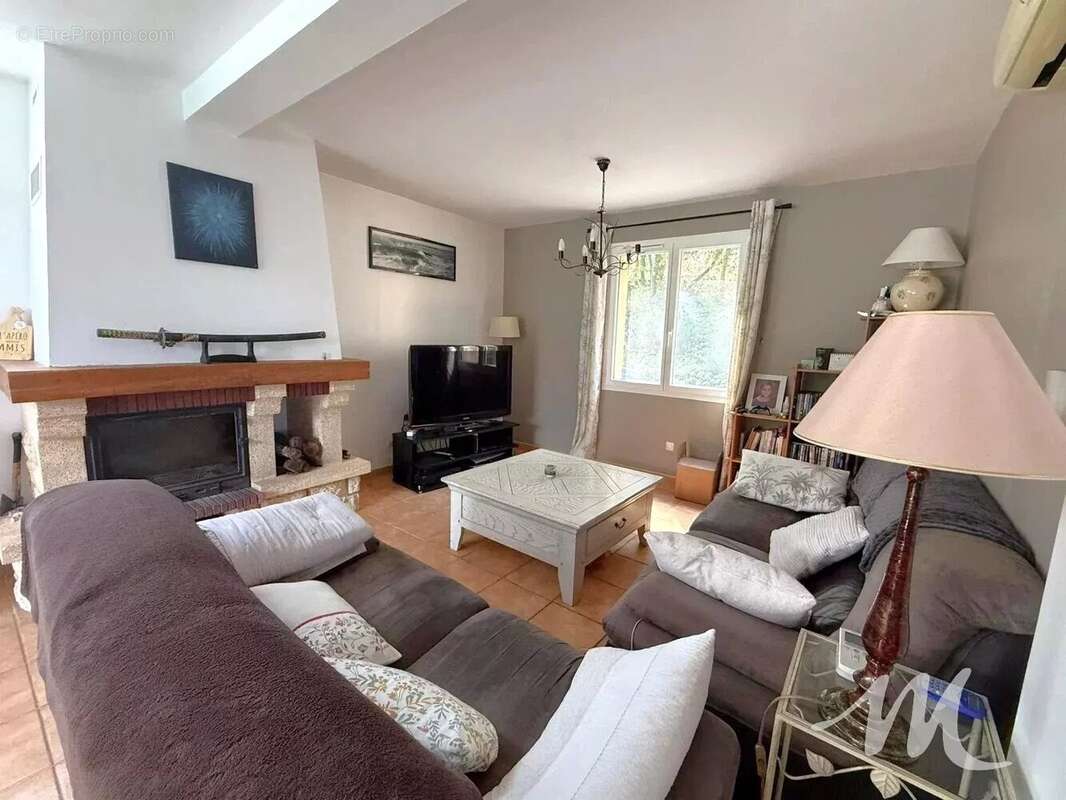 Belle maison  à Montmeyan, avec piscine, garage et 4 chambres! - photo 10