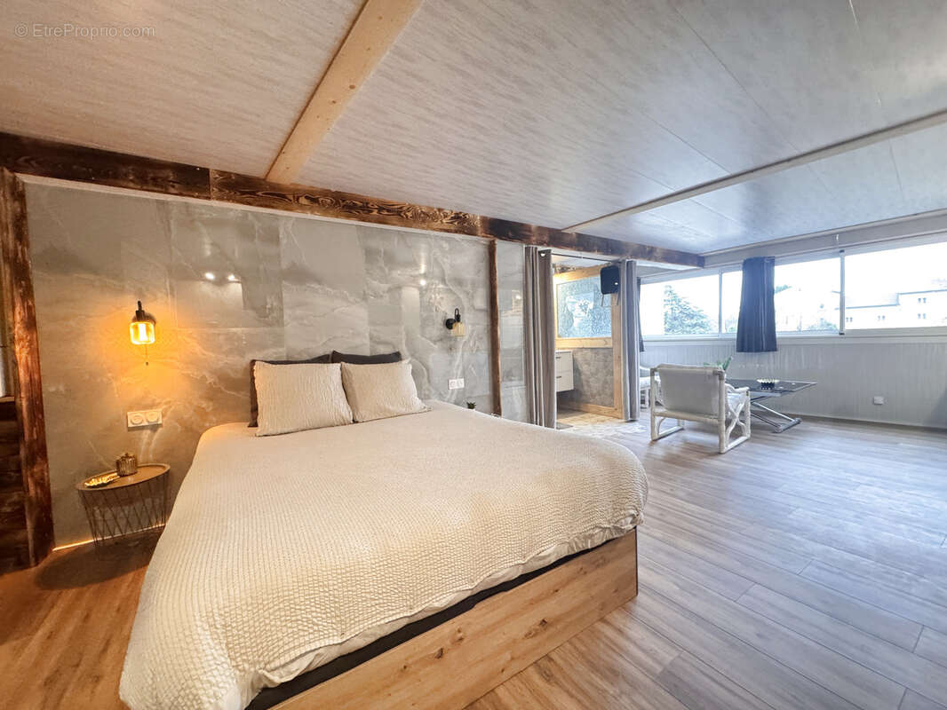 Appartement à LARAGNE-MONTEGLIN