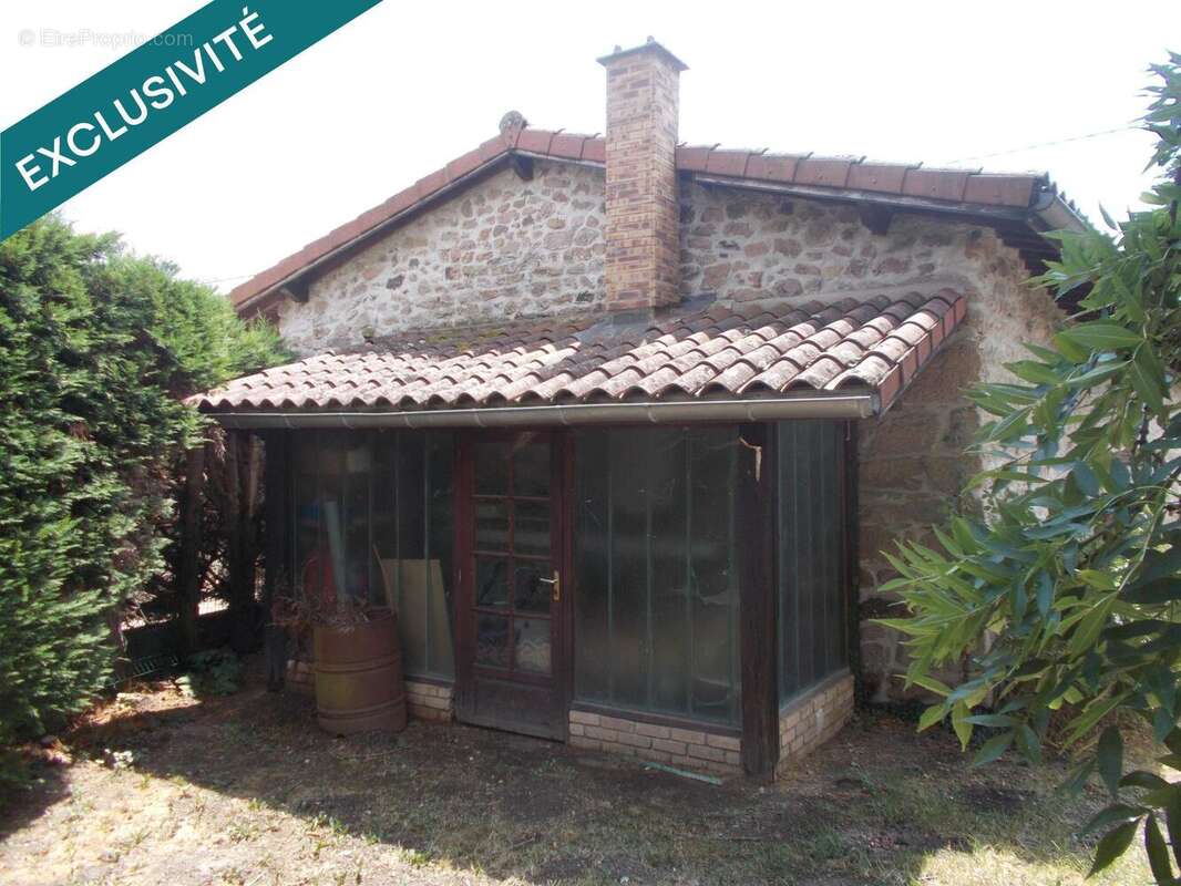 Maison 140 m² à Chambles  - photo 4