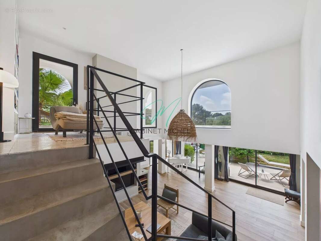 Maison à ROQUEFORT-LES-PINS