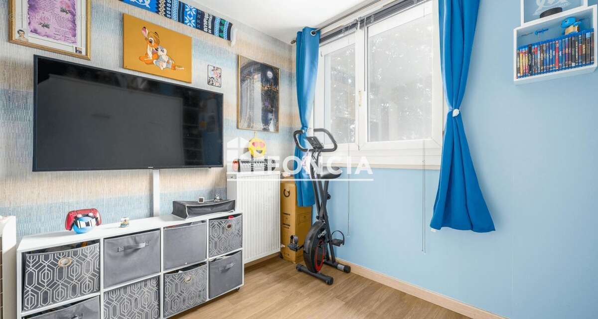 Appartement à COMBS-LA-VILLE