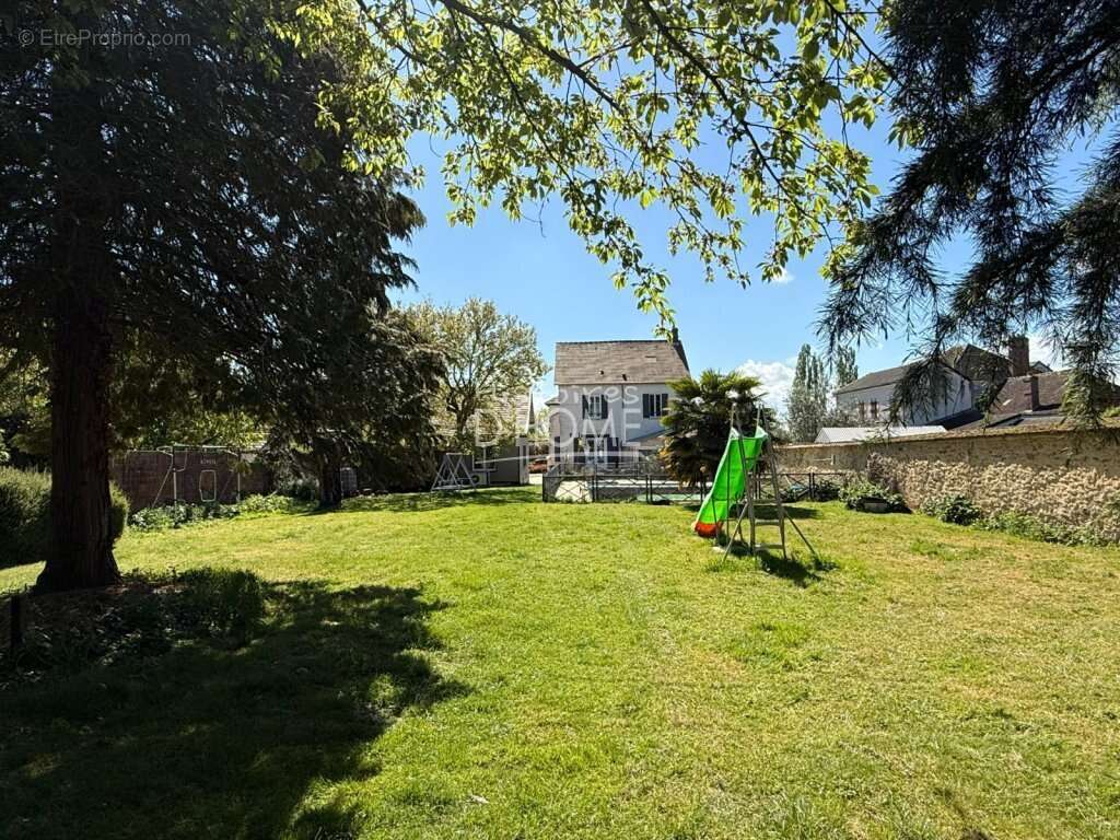 Maison à COURPALAY