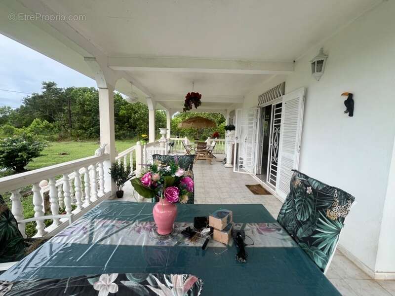 Maison à MONTSINERY-TONNEGRANDE