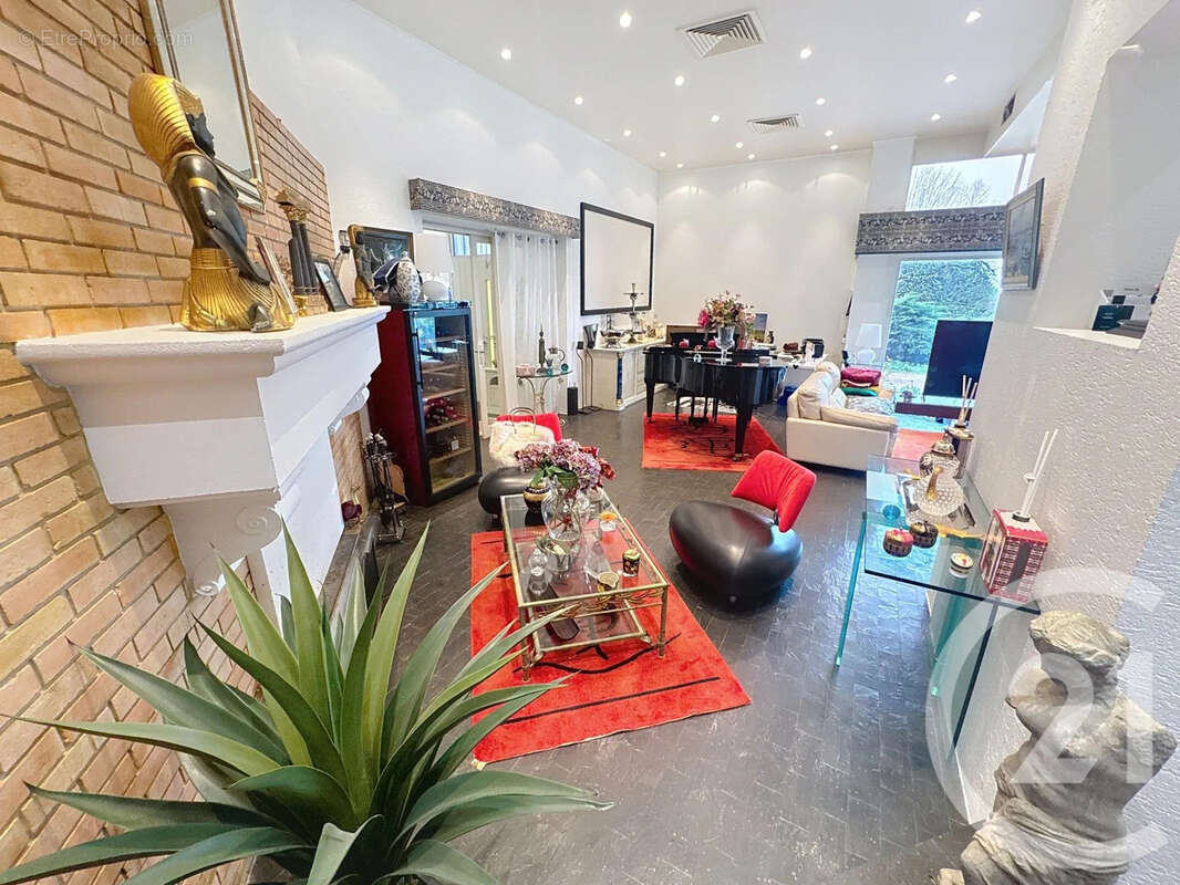 Maison à CHAMPNIERS