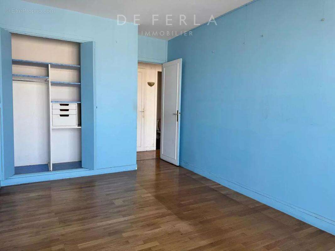 Appartement à PARIS-14E