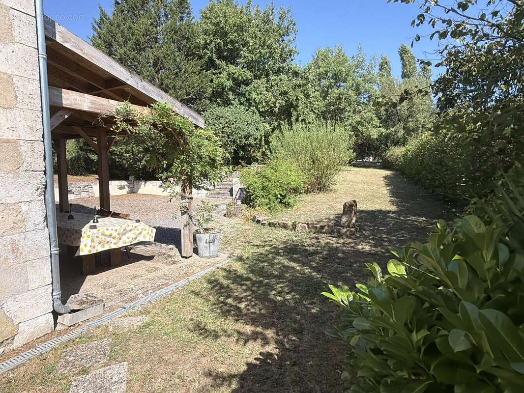 Maison spacieuse de 4 à 5 chambres, cuisine équipée, grands jardins - photo 26