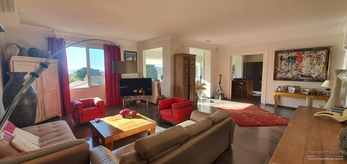 Appartement à SANARY-SUR-MER