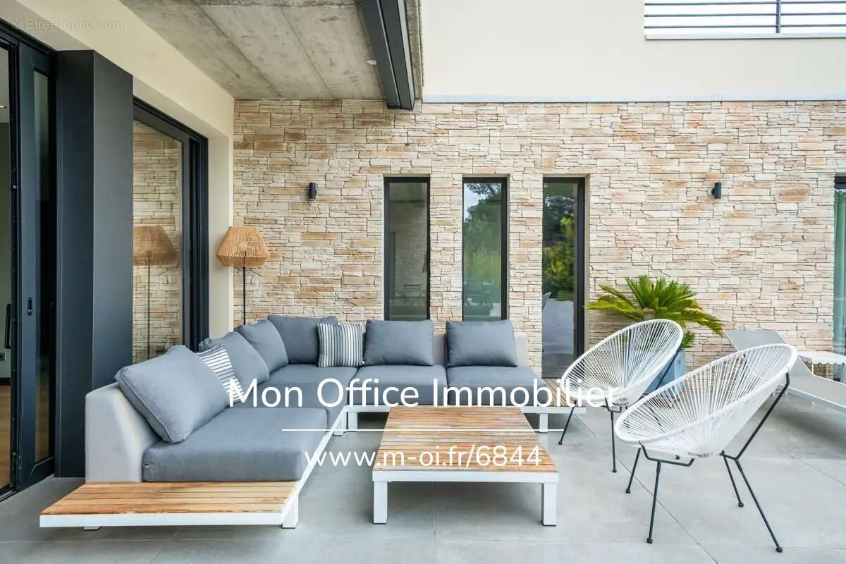Référence : 6844-AUS - Maison contemporaine 201m² avec piscine - Ventabren - photo 2