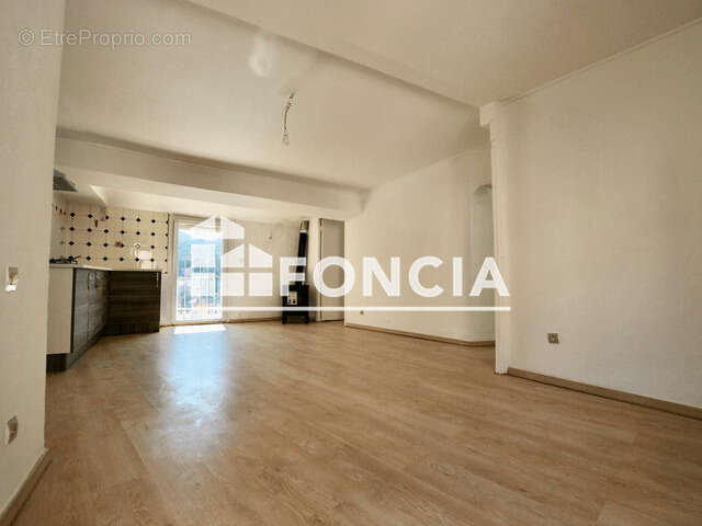 Maison à SAINT-LAURENT-DE-CERDANS