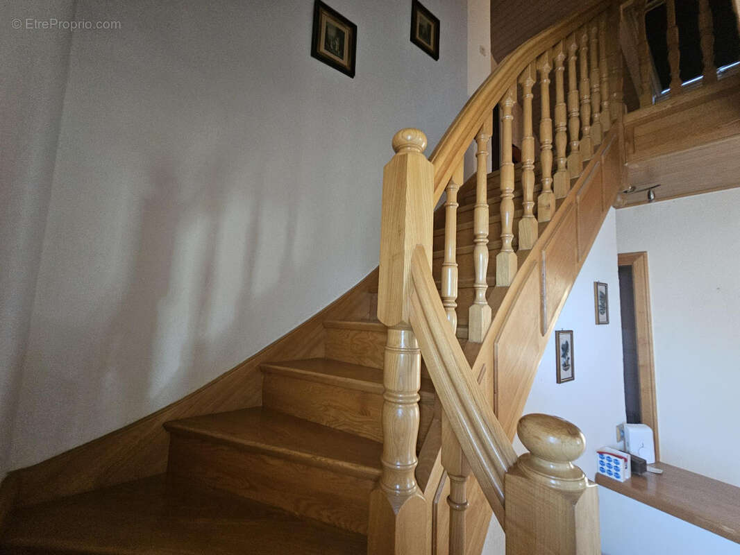 Maison à VERCEL-VILLEDIEU-LE-CAMP