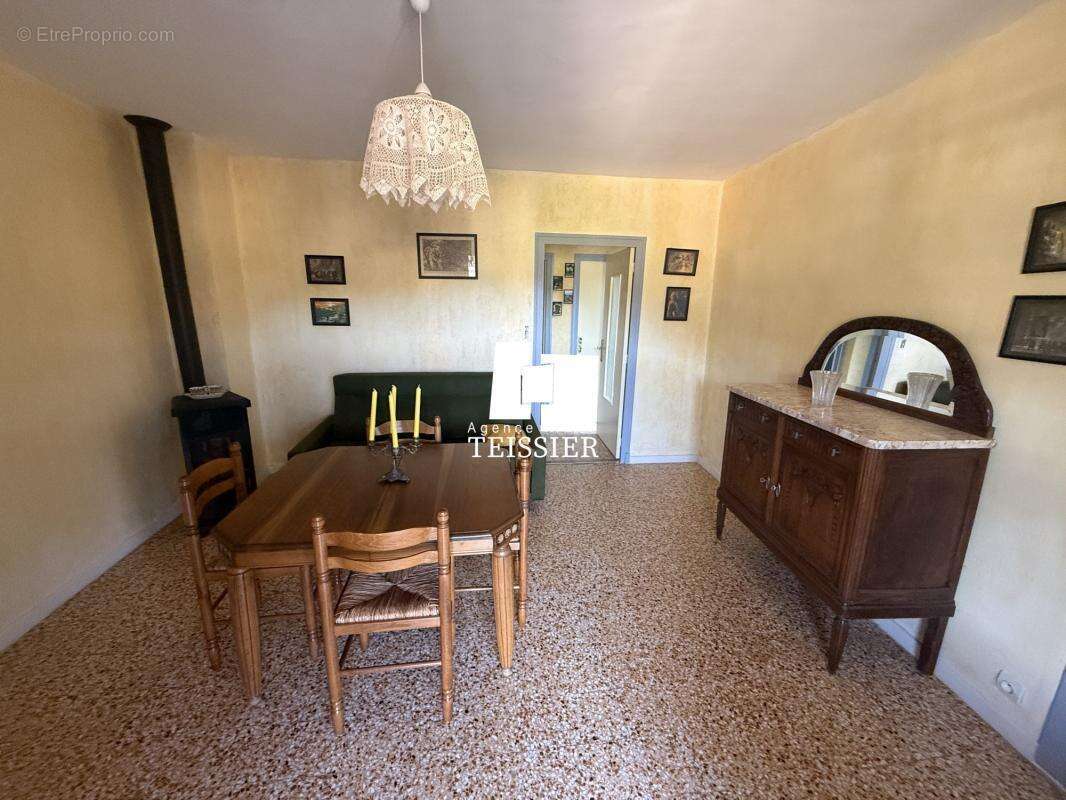 Maison à ROCHER