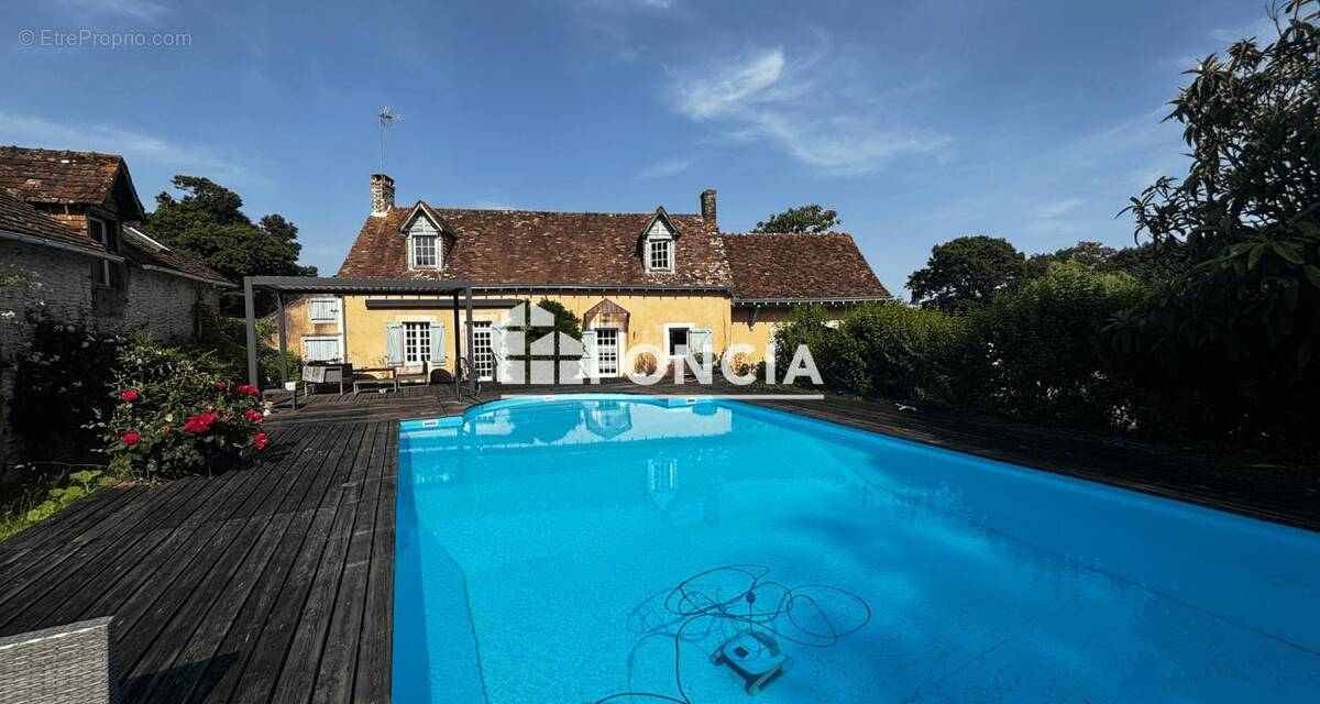 Maison à LOUE