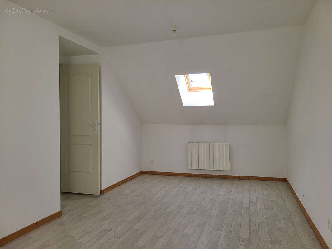Maison à ESCRENNES