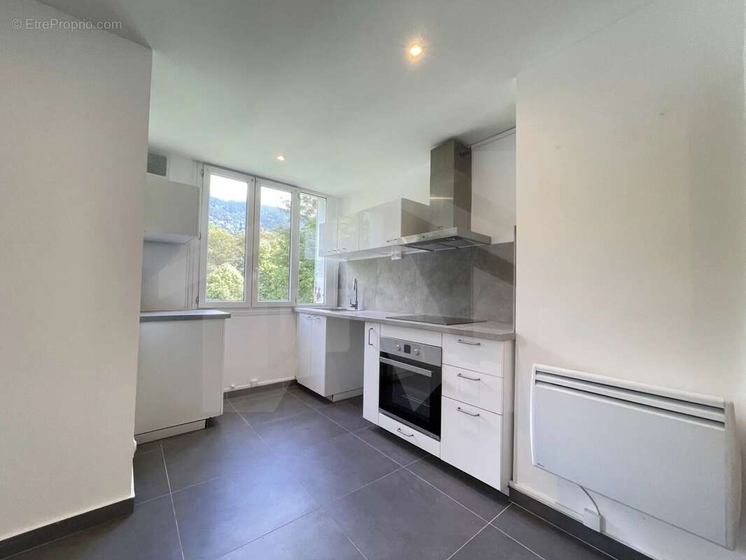Appartement à SAINT-MARTIN-D'URIAGE