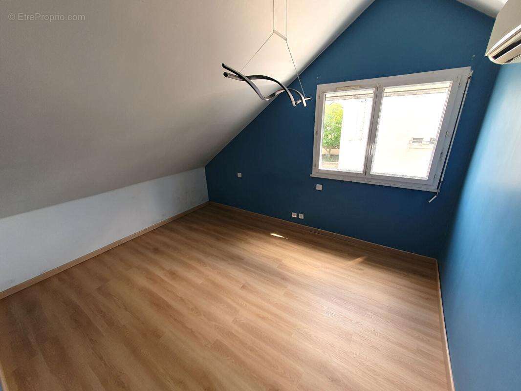 Maison La Chapelle Saint Ursin 5 pièce(s) 91 m2 - photo 11