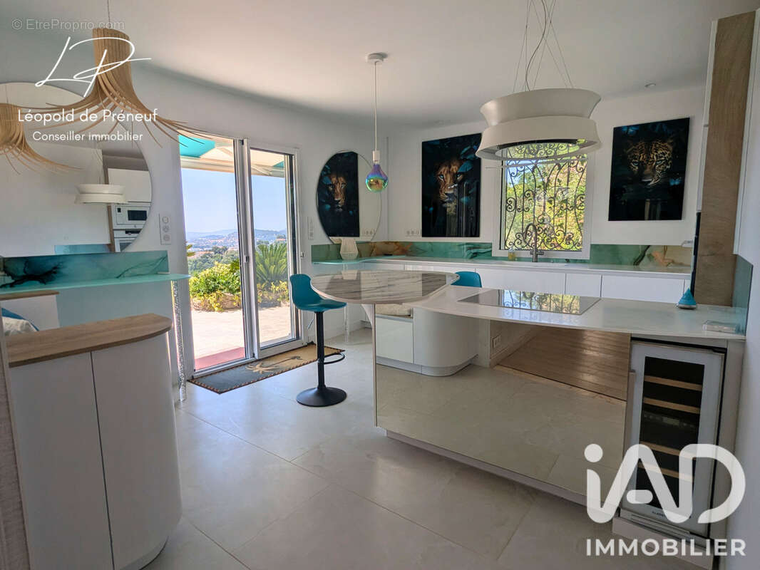 Maison 250 m² à Hyeres  - photo 5
