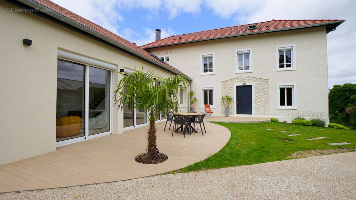 Maison à EPONE