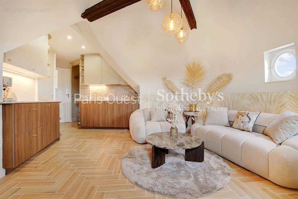 Appartement à PARIS-8E