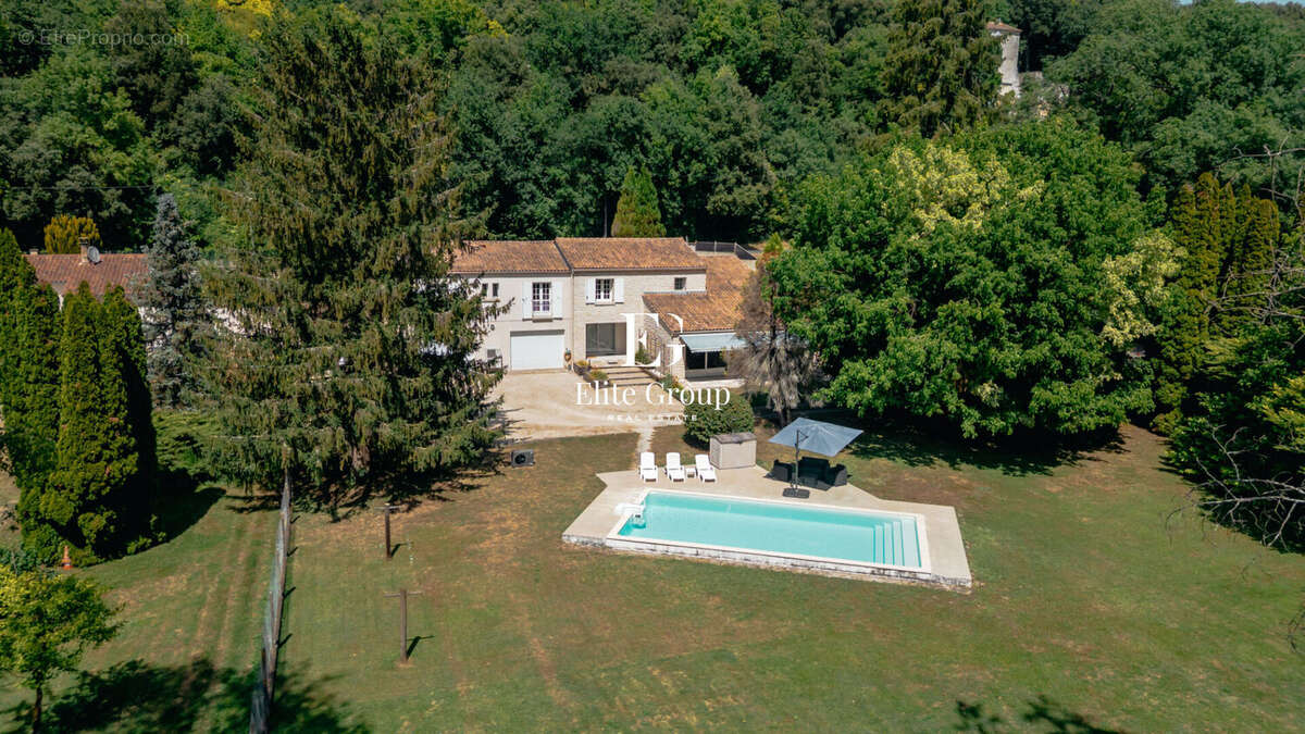 Maison à PUYMOYEN