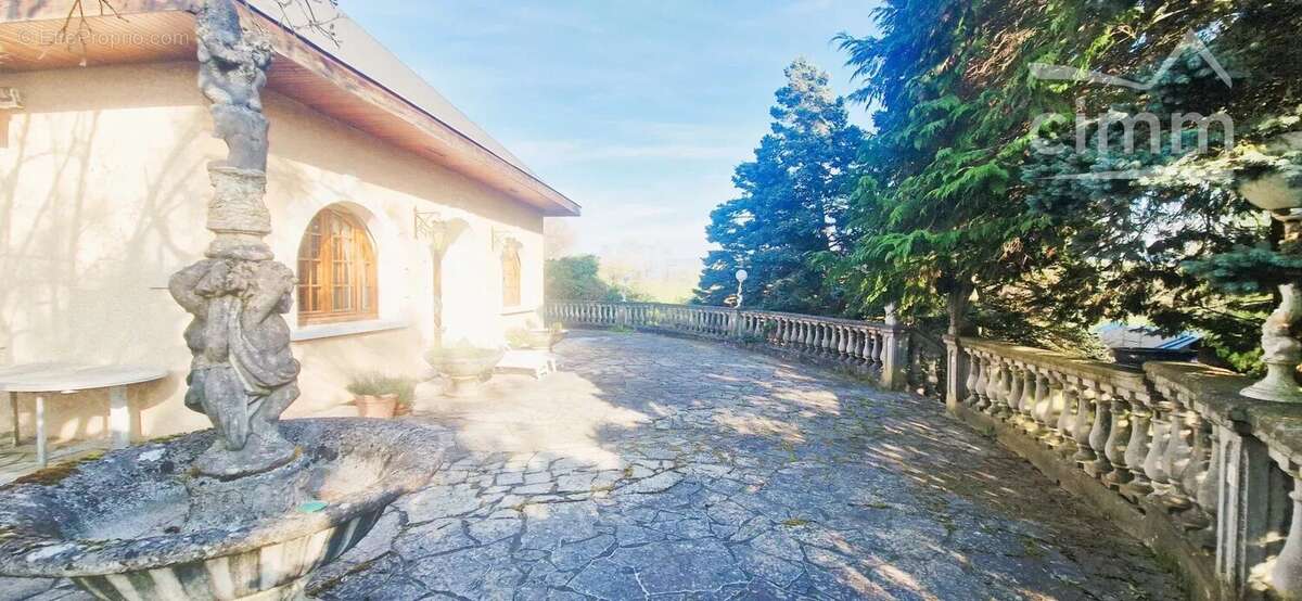 Propriété de caractère de 235 m² sur plus de 2 hectares – Un cadre d'exception aux portes de La Tour-du-Pin - photo 2