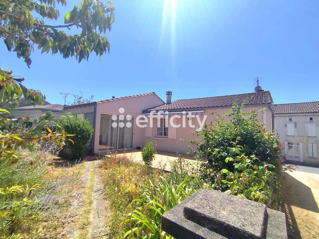 Maison 102 m² à Baignes-Sainte-Radegonde  - photo 17