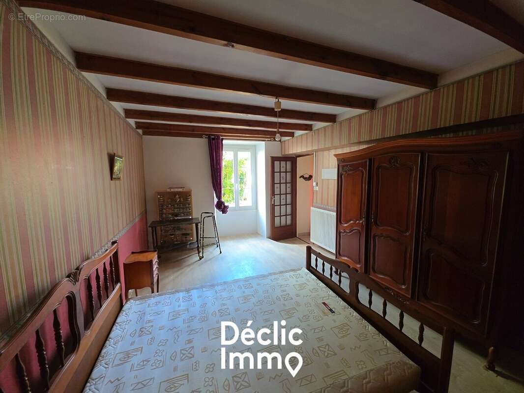 Maison ancienne à rénover avec grange et fort potentiel à Prin-Deyrançon - photo 4