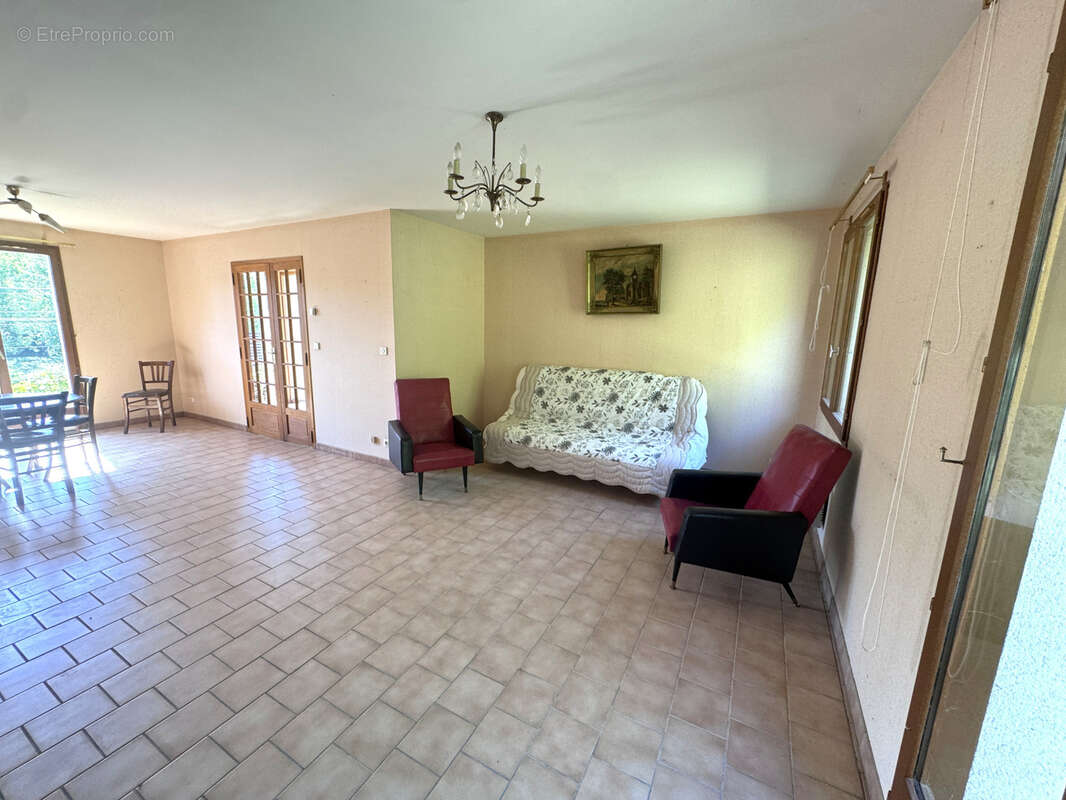 Maison traditionnelle de plain-pied avec sous-sol total à 5 min d'Anet - photo 6