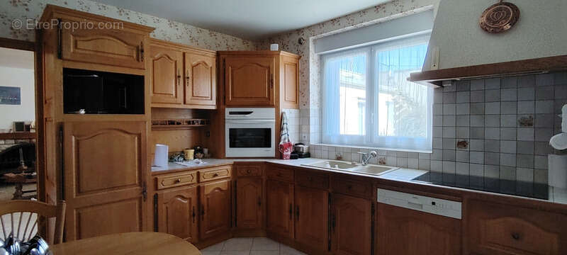Maison à vendre 8 pièces ASSAIS LES JUMEAUX (79) - photo 2