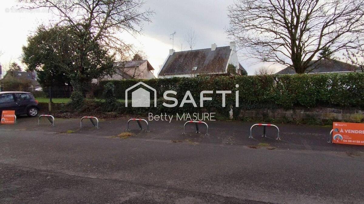 Photo 1 - Parking à LA CHAPELLE-SUR-ERDRE