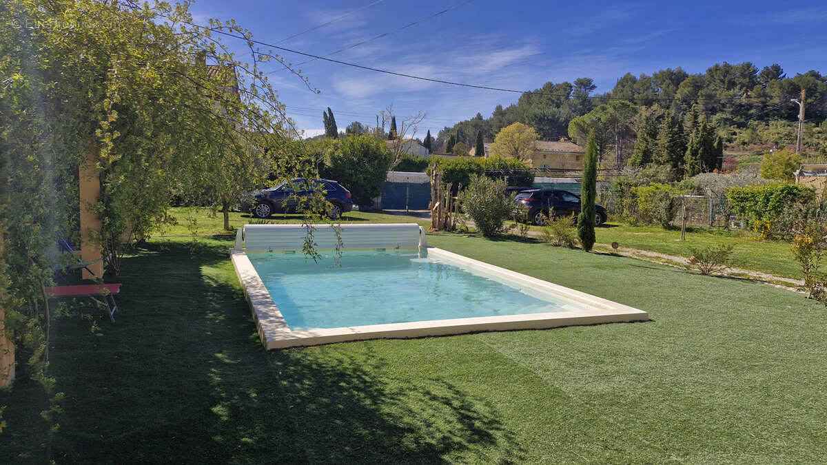 Maison à PERNES-LES-FONTAINES