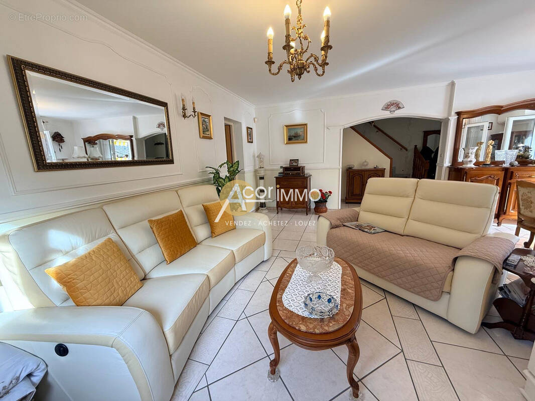 Maison à EVENOS