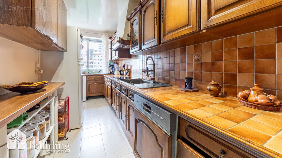 Appartement à COURBEVOIE