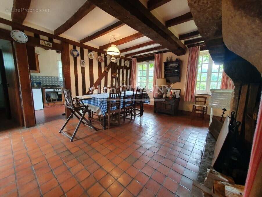 Maison à PONT-L&#039;EVEQUE