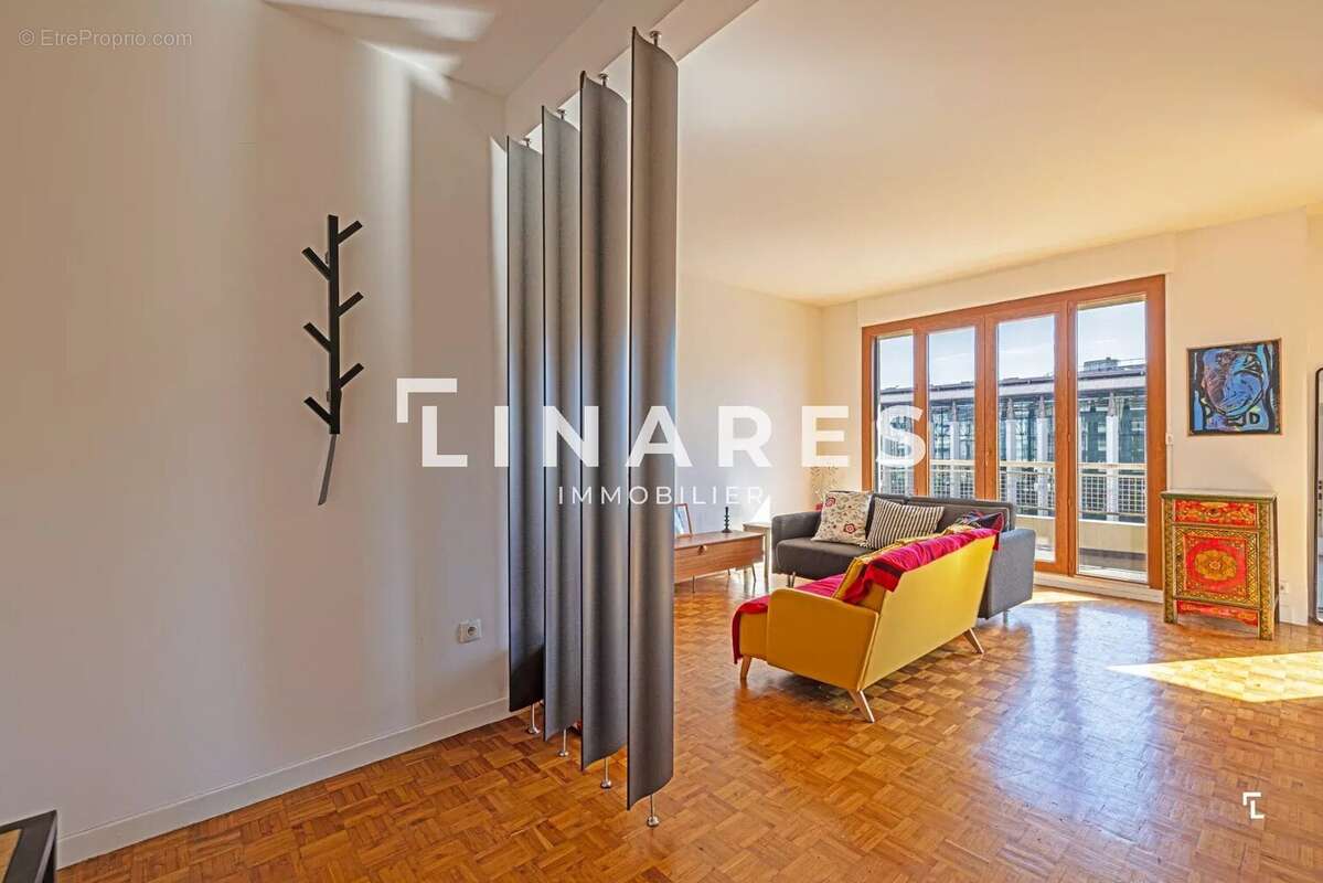 PANORAMA SAINT-CHARLES - Appartement T3 de 65m2 - Terrasse - 13001 - photo 3