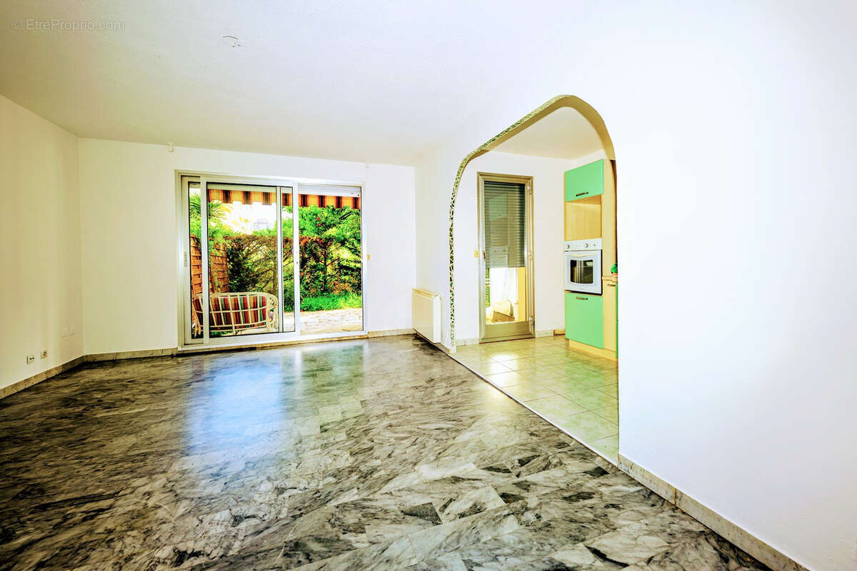 Appartement à MANDELIEU-LA-NAPOULE