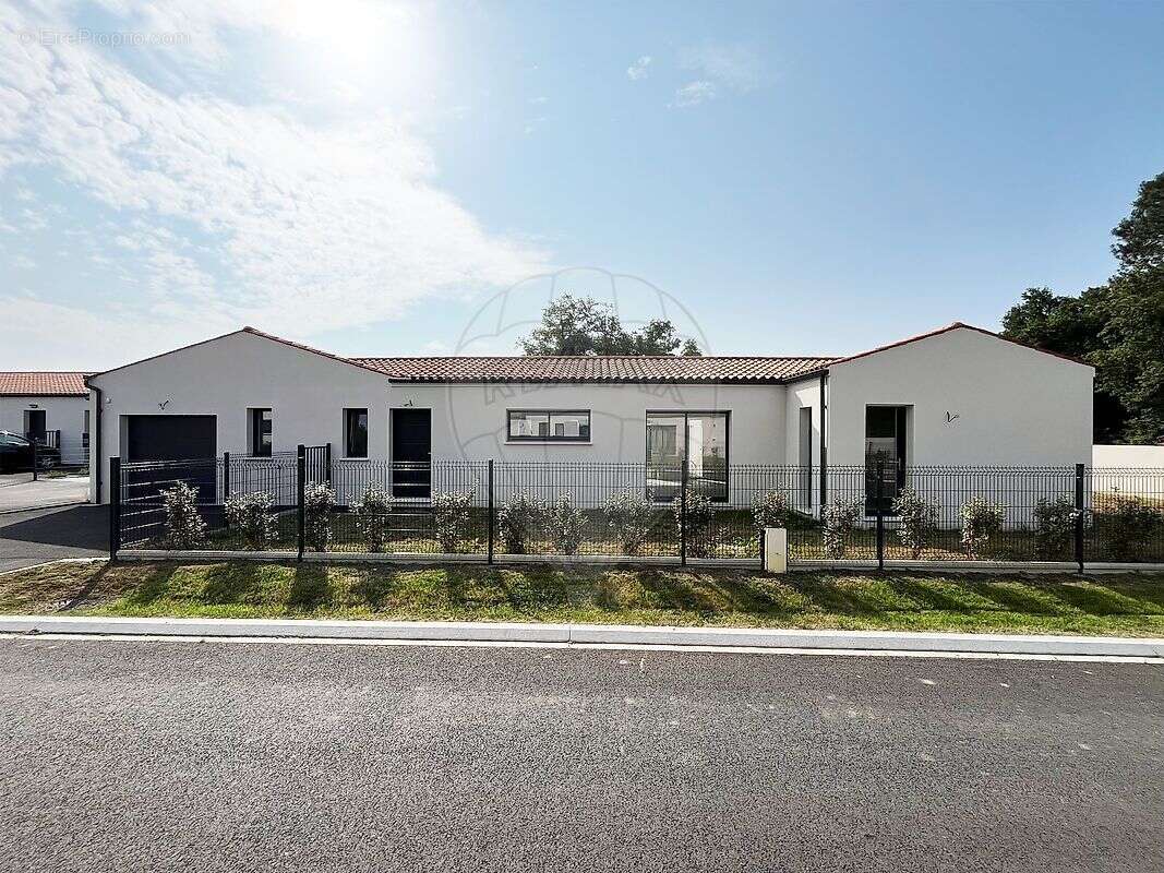 Maison à LES MATHES