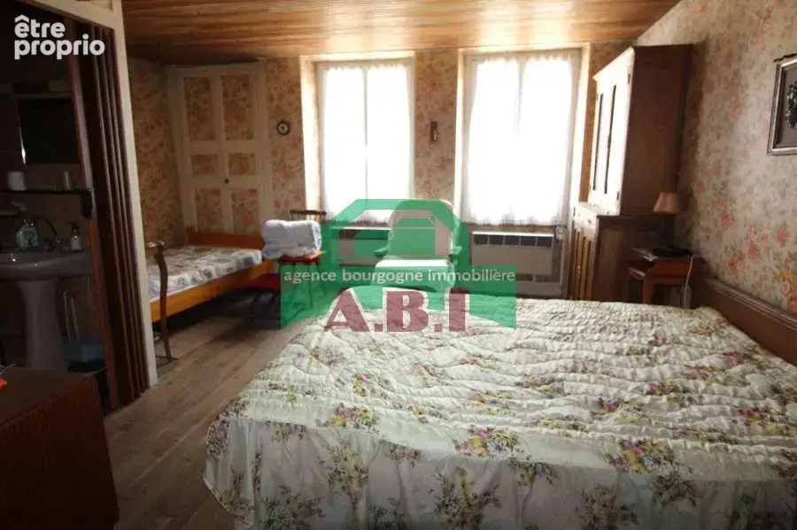 58, Varzy proche des commerces MAISON DE BOURG habitable à rafraîchir au goût du jour. - photo 9