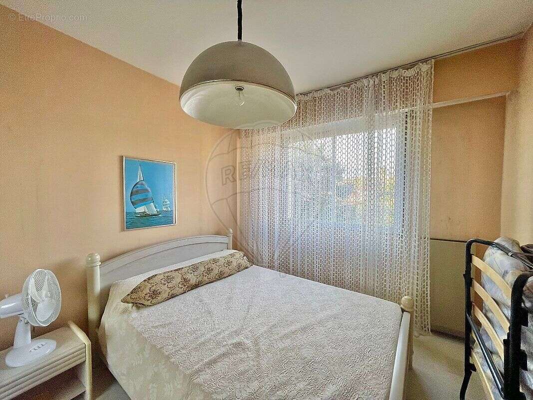 Appartement à SAINT-LAURENT-DU-VAR