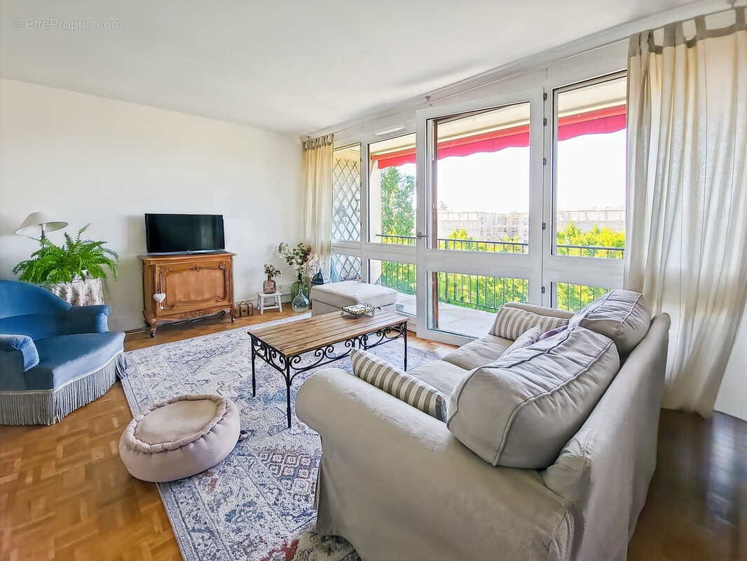 Appartement à CHILLY-MAZARIN