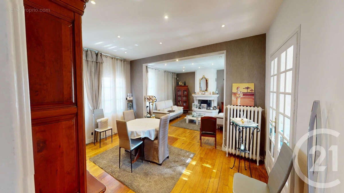 Maison à SAINT-QUENTIN