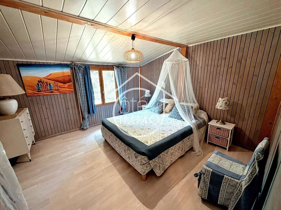 COURS DE PILE : Charmante maison 5 pièces de 151m² avec piscine et accès à la Dordogne - photo 10