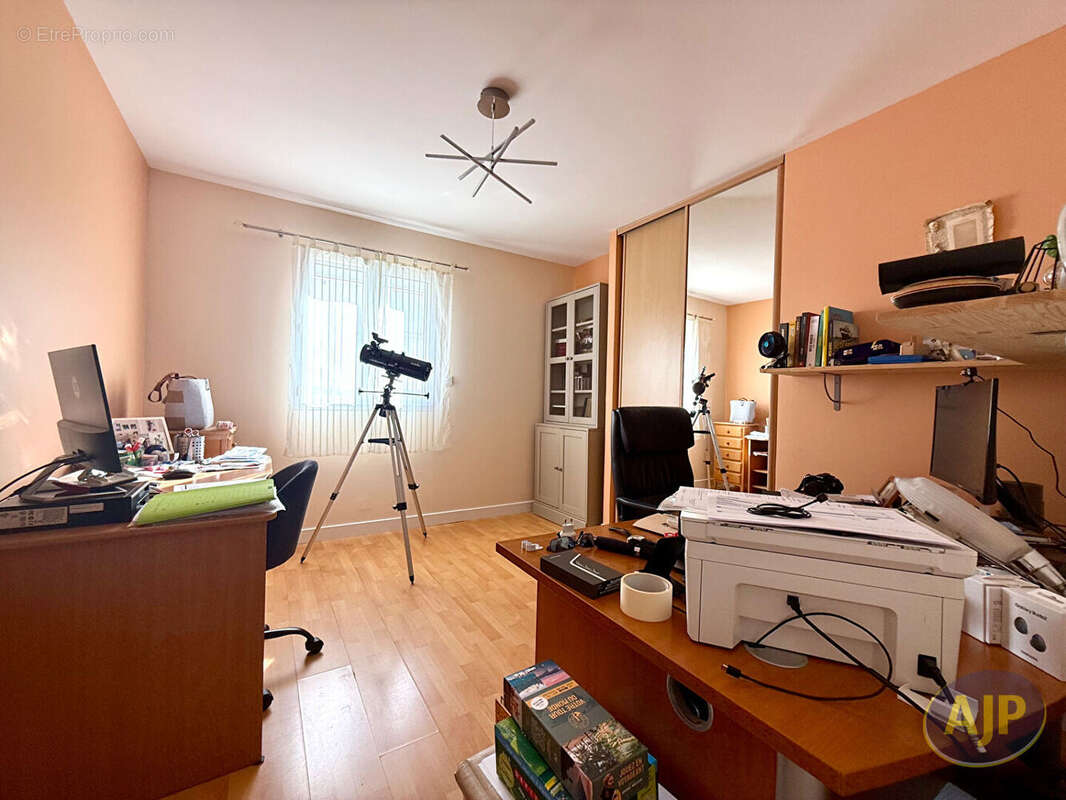 Maison à SAINT-LEGER-LES-VIGNES