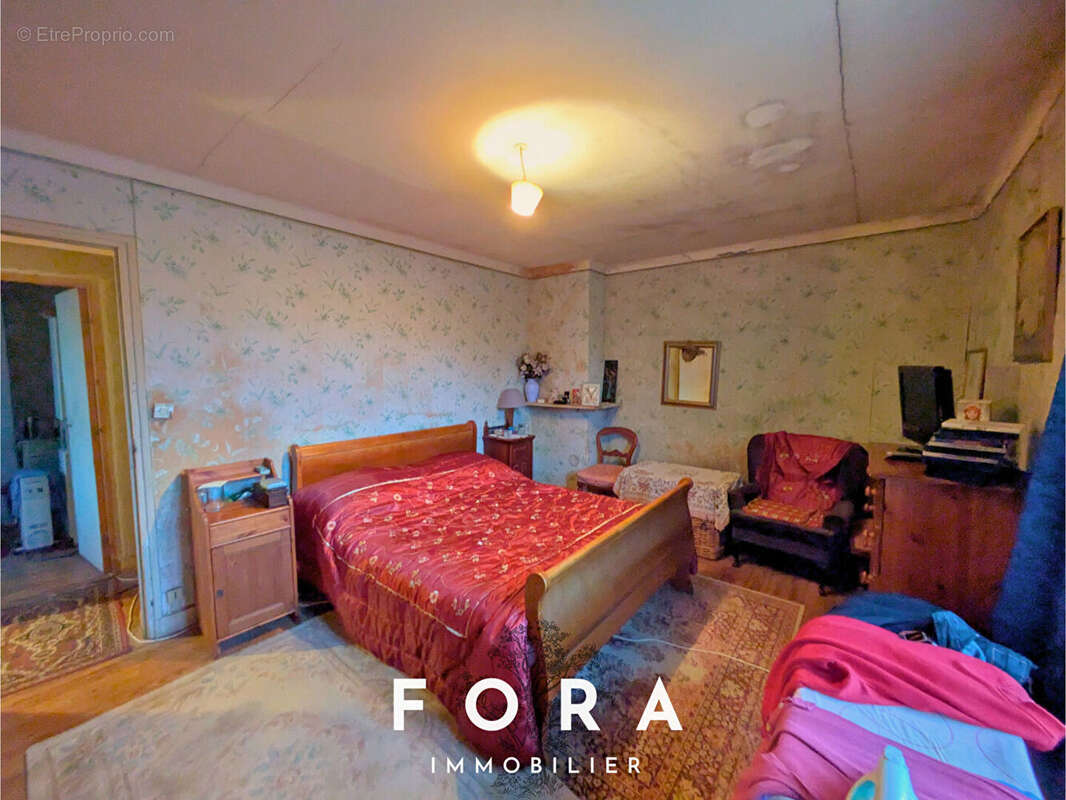 Maison à CONDE-SUR-NOIREAU