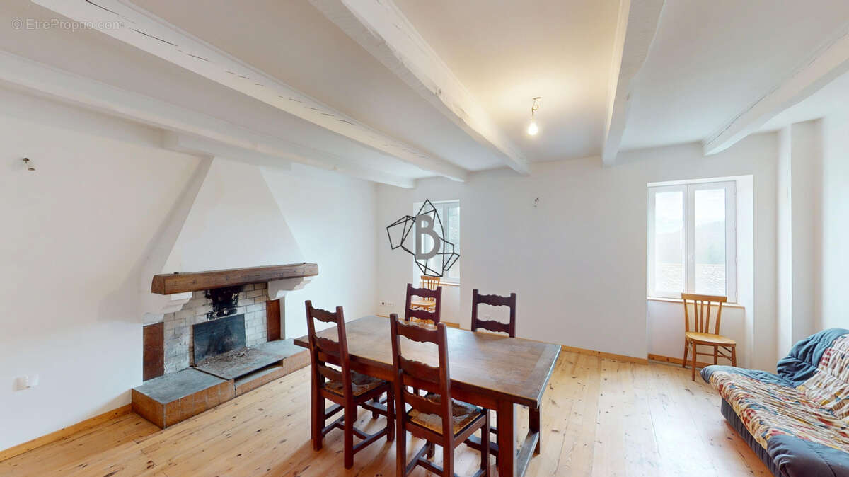 Maison à MONTJAUX