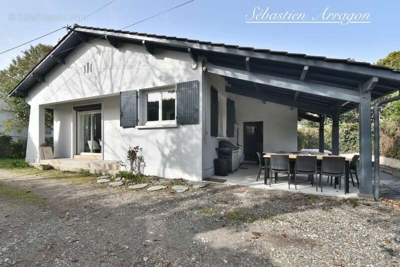 Maison plain-pied à vendre à Villeneuve-sur-Lot (47)– Maison rénovée avec jardin, proche commerces, idéale retraité ou couple - photo 6