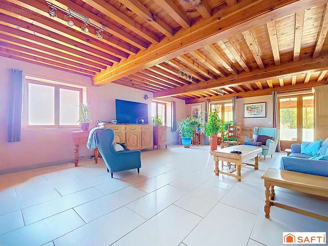 Maison 161 m² à Blace  - photo 5